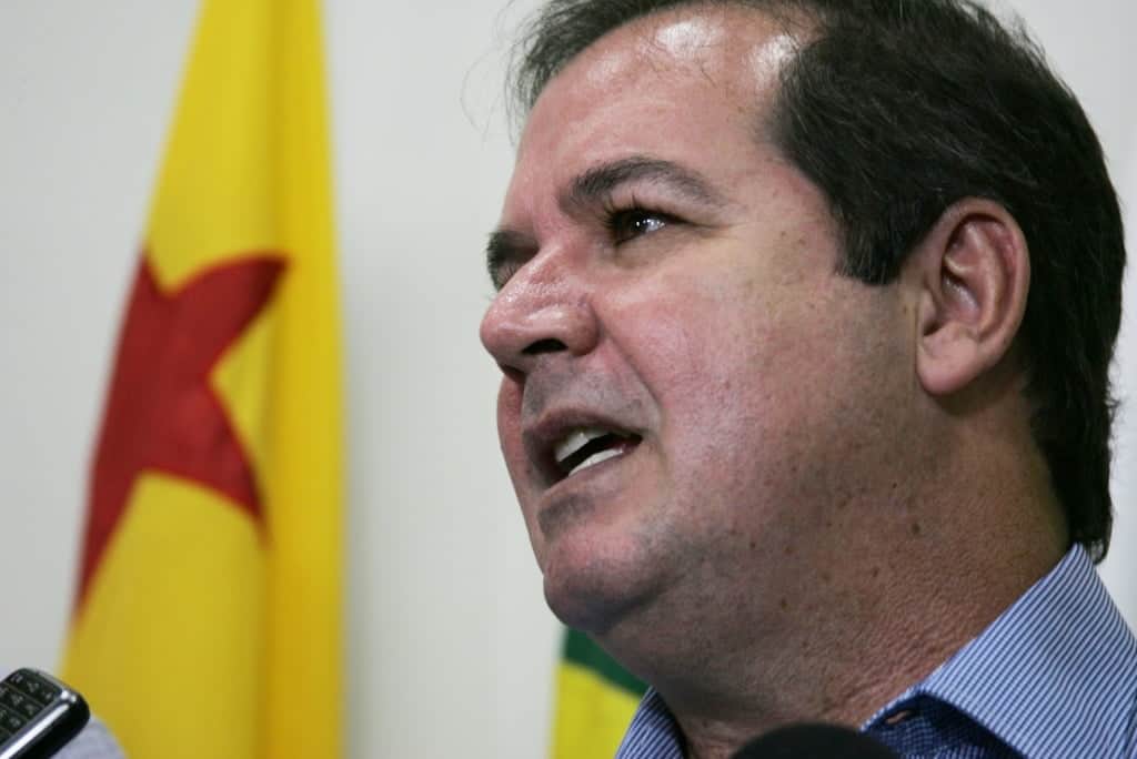 “Imigrantes têm direito de deslocamento livre no país”, diz governador Tião Viana 1 Governador defende escolha de ir e vir dos haitianos