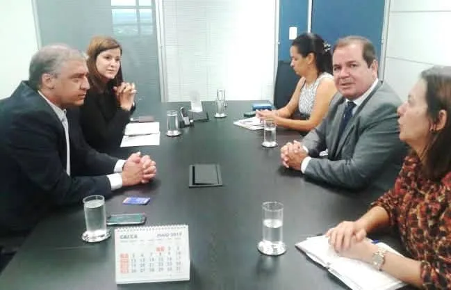 Em Brasília/DF, governador Tião Viana garante R$ 2,1 bilhões ao Acre