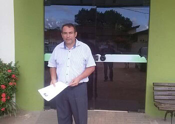 Bandidos armados invadem casa de juiz e fazem família de refém