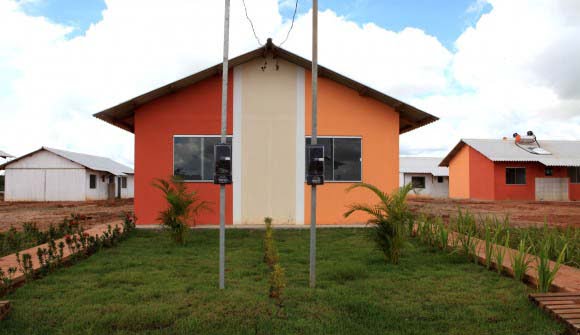 Cerca de 400 residências serão entregues para aproximadamente duas mil famílias