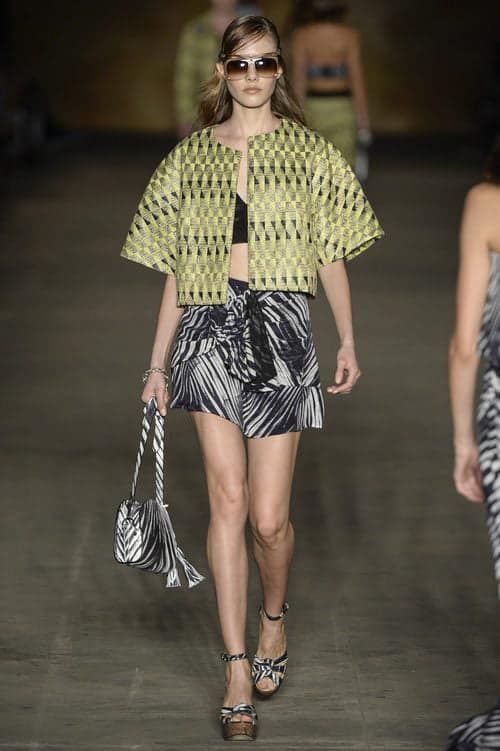 A Coleção “Fun in Acapulco”, da Ellus 2nd Floor, trouxe um mix de referências que partiram do olhar da marca para as praias do México, com folhagens e palmeiras ao vento. 