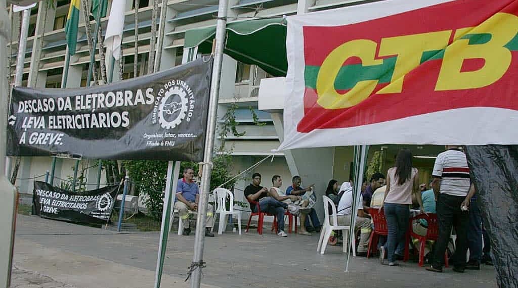 Funcionários da Eletrobras e Eletronorte continuam paralisados nesta sexta-feira 1 Categoria reivindica melhores condições de trabalho