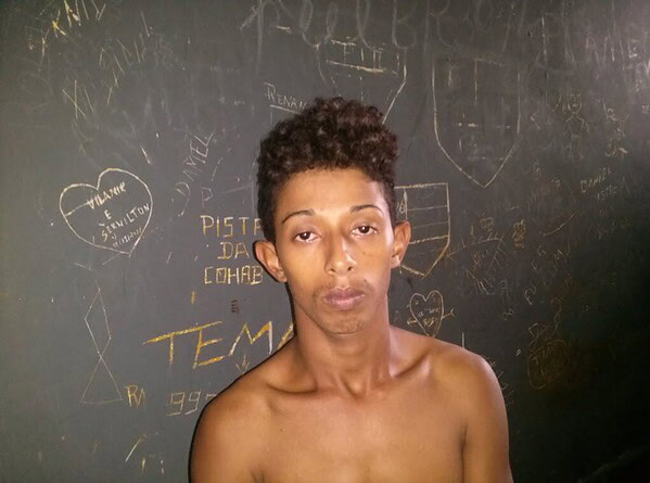 Rapaz de 22 anos é preso acompanhado de duas garotas, acusado de pedofilia