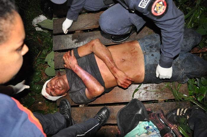 Mesmo ferido, Deuzimar correu pelas escadas do bairro