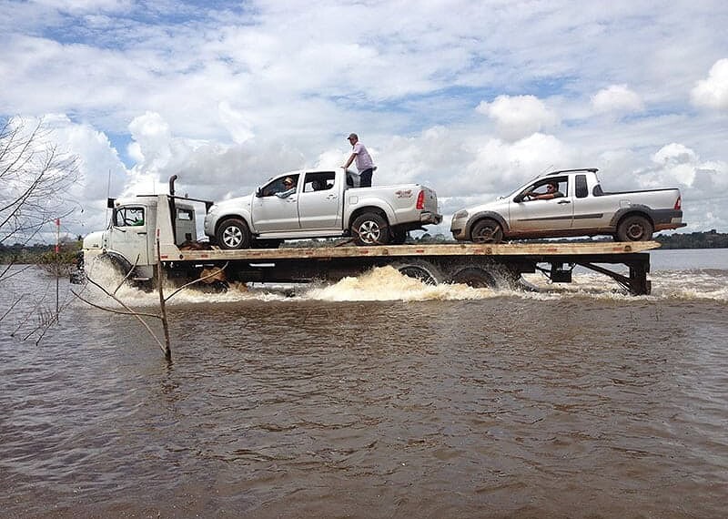 Mais de 600 carros novos esperam em Porto Velho 1 Caminhões-cegonha logo poderão cruzar a estrada