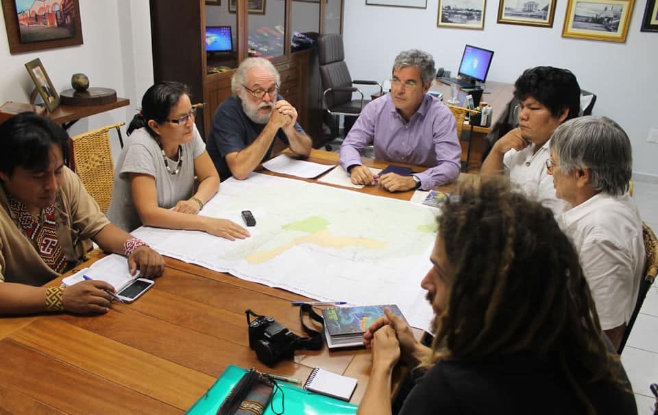Comissão indigenista pede ajuda ao senador Jorge Viana para solucionar a complexa questão dos índios isolados na fronteira