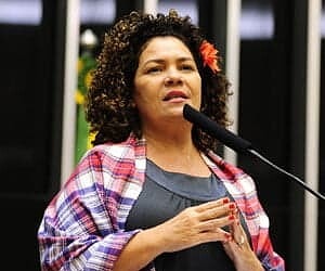 Perpétua esclarece: abono dos Soldados da Borracha injetará quase R$ 200 milhões na economia