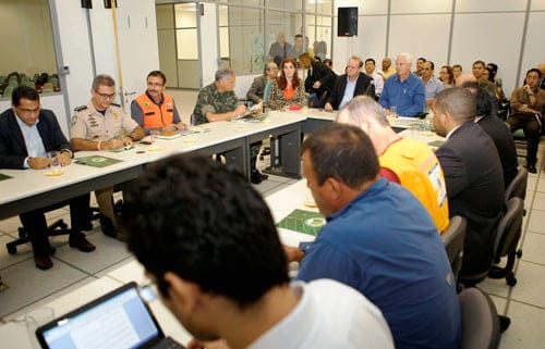 Autoridades se reuniram ontem na sala do Sipam 