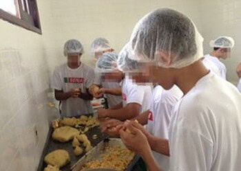 Curso de Salgadeiro do Senai desperta o empreendedorismo nos socioeducandos