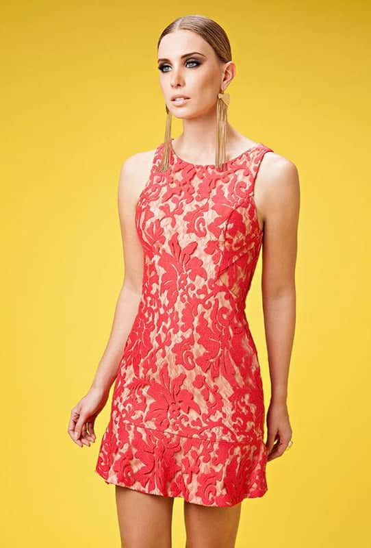 A empresária Alexandra Mendes retornou de viagem com peças e vestidos maravilhosos para festas para sua Dos Anjos For Party. 