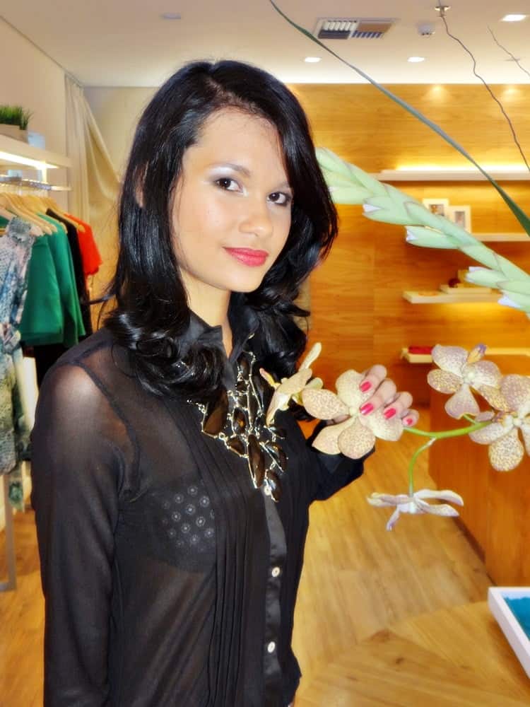 NEWS 23/05/14 5 A estudante do ensino fundamental Rafaella Mendes, de 14 brilhou como Top News recebendo mega tratamento de recuperação capilar da linha Kérastase