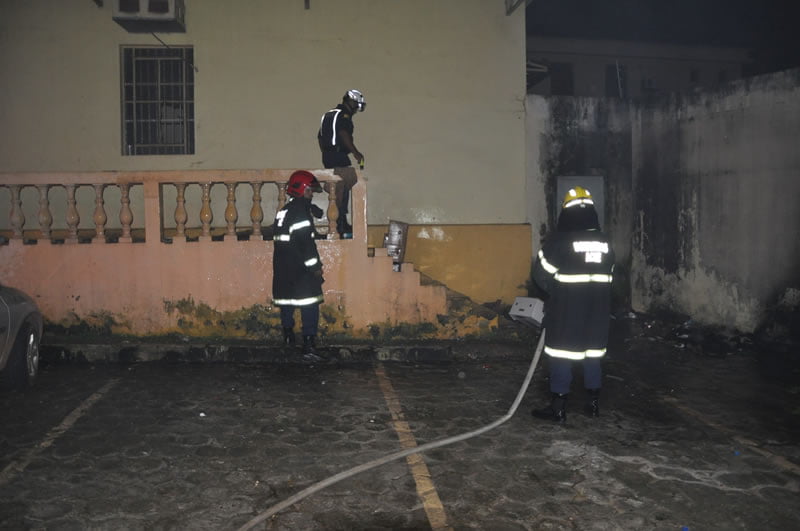 Após ser tomado por drogados, prédio abandonado da PF pega fogo