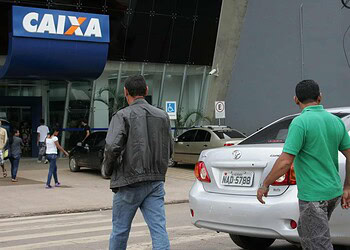 Agências da Caixa estarão abertas neste sábado para pagamento do FGTS