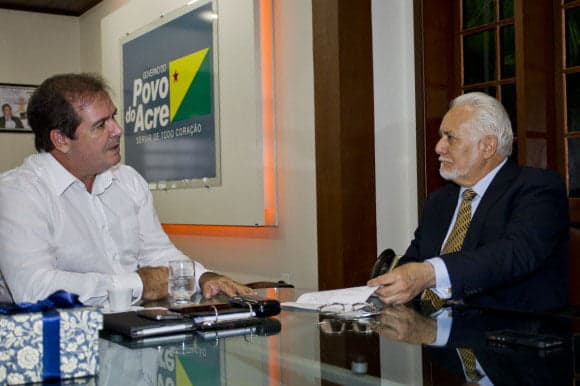 Cônsul peruano em audiência com governador