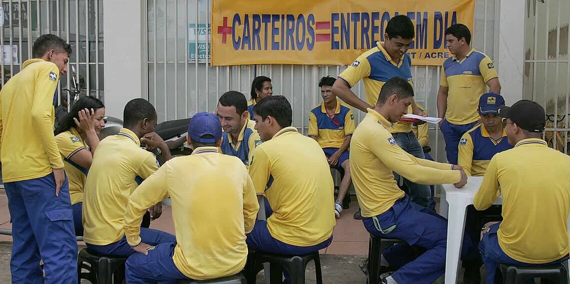 Trabalhadores dos Correios paralisam atividades por 24 horas para exigir novas contratações