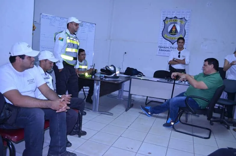 Agentes de trânsito merecem a conquista, diz Flaviano 1 Agentes de trânsito merecem a conquista, diz Flaviano