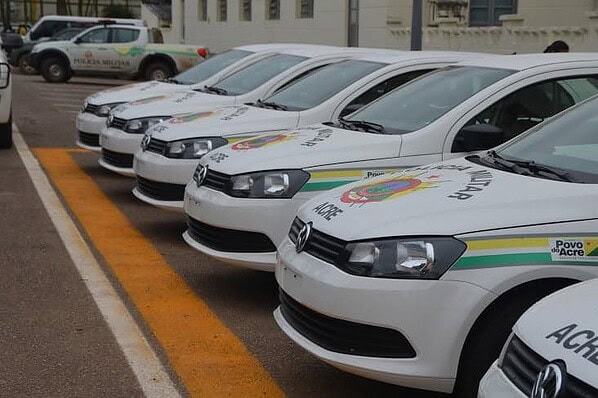 Governador entrega 20 veículos e mais de 170 equipamentos para a segurança