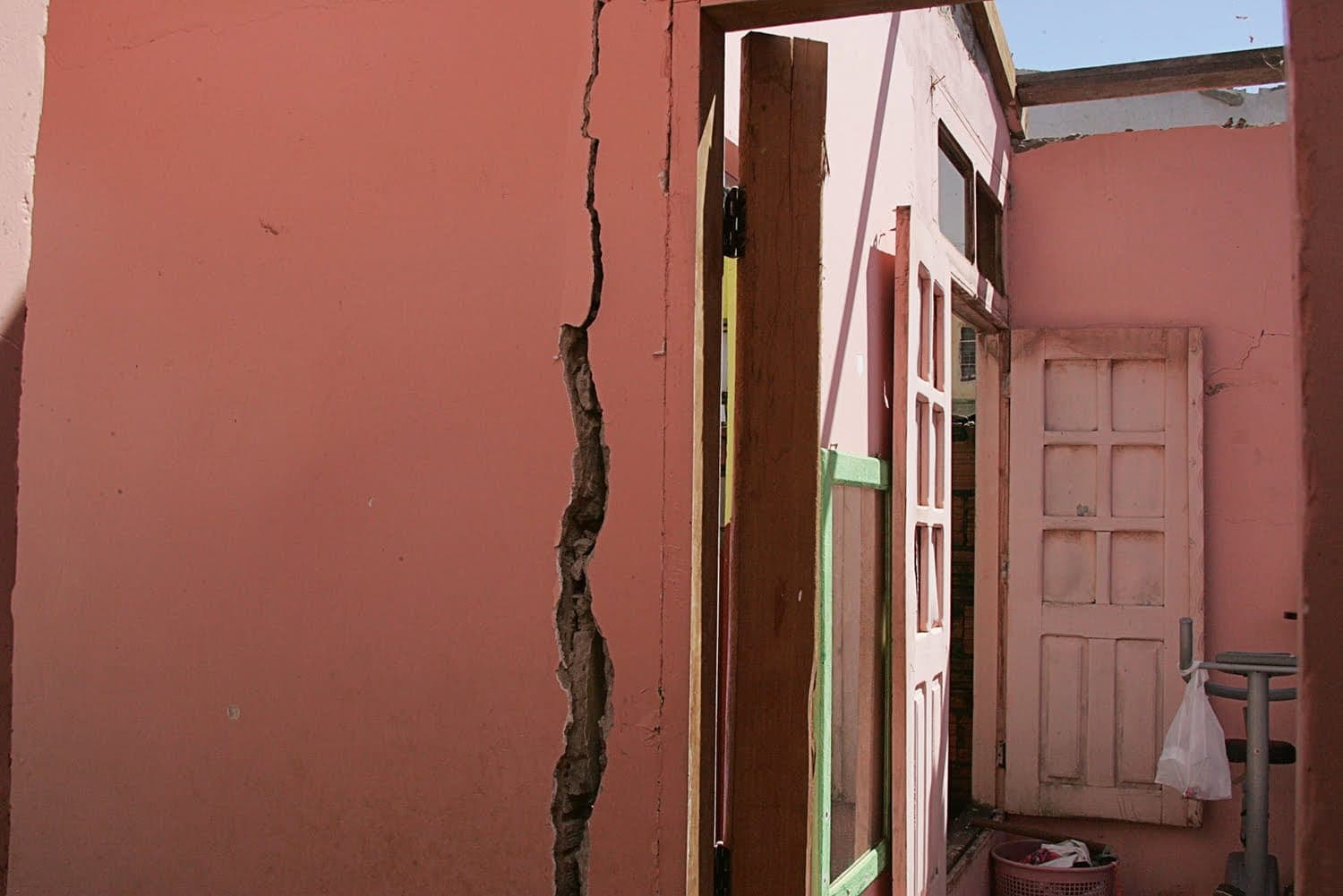 Estragos pela explosão no Julião - OL (5)