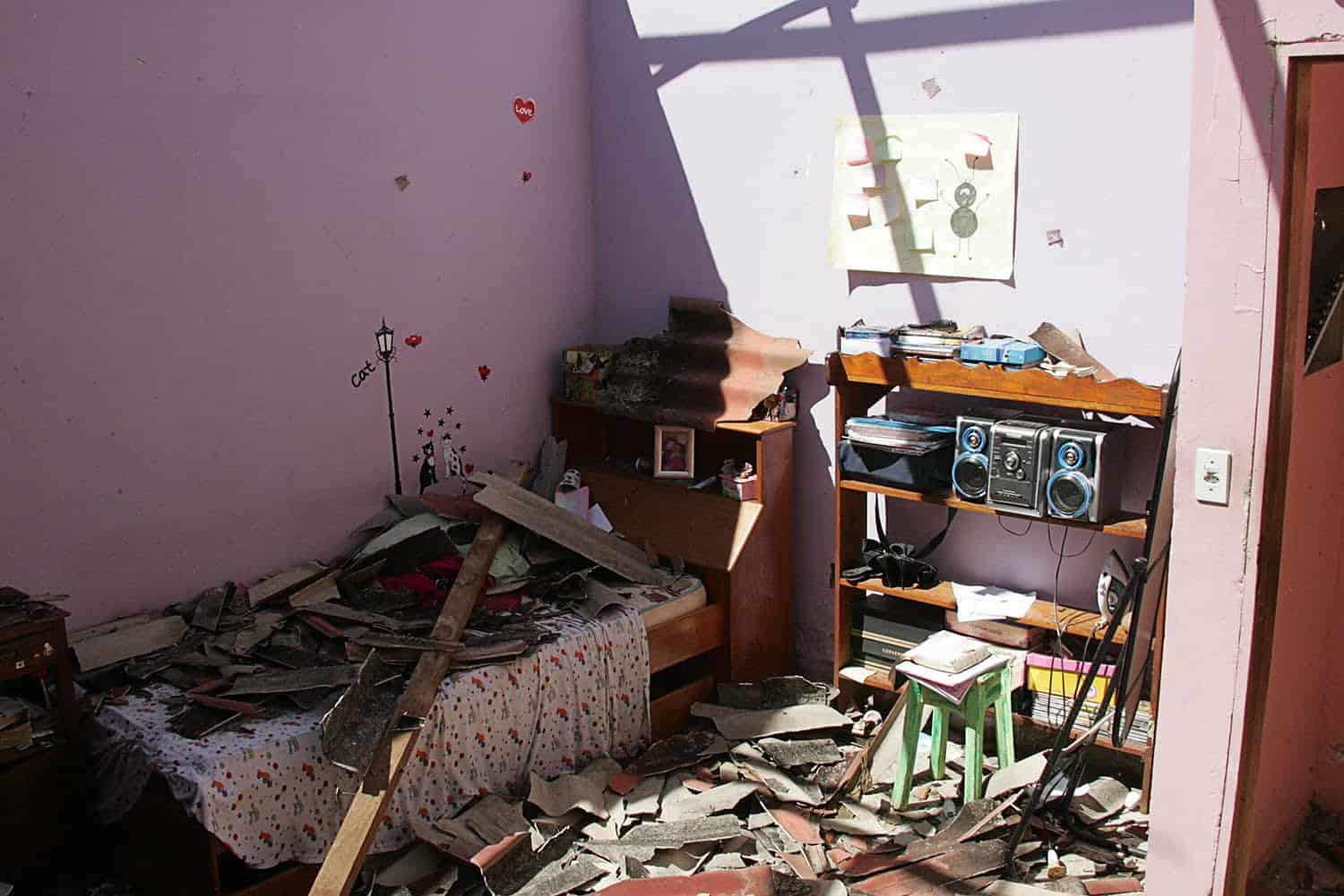 Estragos pela explosão no Julião - OL (8)