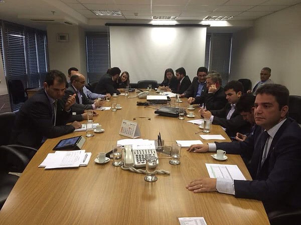 No Ministério das Cidades, Cameli alerta prefeitos para cumprimento de prazos