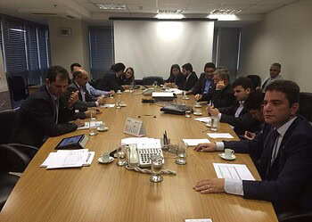 No Ministério das Cidades, Cameli alerta prefeitos para cumprimento de prazos