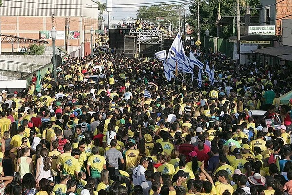 Marcha para Jesus reúne cerca de 25 mil fieis em passeata