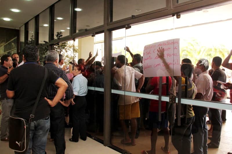 Protesto na Aleac acaba com ato de violência e tumulto