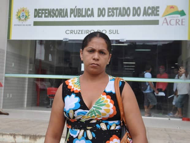 Mãe diz que filho foi espancado em unidade socioeducativa de Cruzeiro 1 Filho foi apreendido por suspeita de estupro e roubo