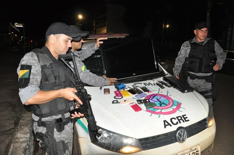 Televisão, celulares e outros objetos foram recuperados