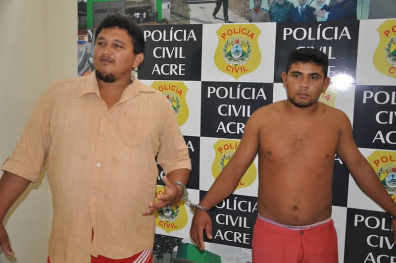Polícia Civil prende dupla acusada de homicídio 2 A dupla é acusada de matar um produtor rural a tiro