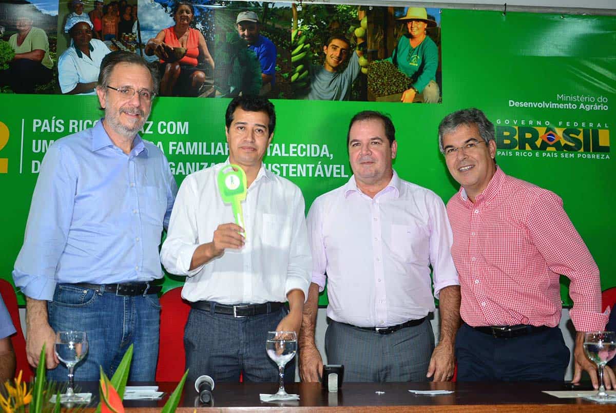 Marcus Alexandre, Tião Viana e ministro Rossetto entregam equipamentos do PAC 2 2 Tião e Jorge Viana ressaltaram a presença do ministro