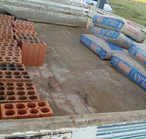 Presos compram material de construção e reformam as próprias celas em Rio Branco