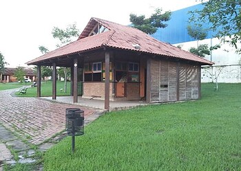 Quiosque no Parque da Maternidade serve de abrigo para usuários de drogas e esconderijo para ladrões