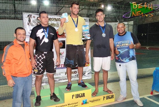 Sábado, 24, aconteceu no ginásio do Sesc o 1º Campeonato Rio Branco de Jiu-Jitsu Sem Kimono organizado por Daniel França e a federação dirigida por Leonardo Kalid. O evento contou com atletas locais e convidados vindos de Porto Velho, Rio de Janeiro e da Bahia. O título de campeão ficou com o representante do Acre Rodrigo Lima. O vídeo do evento pode ser visto no site www.bethnews.com.br