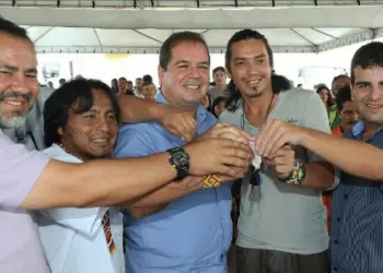 Governador entrega R$ 1 milhão em equipamentos rurais para Tarauacá