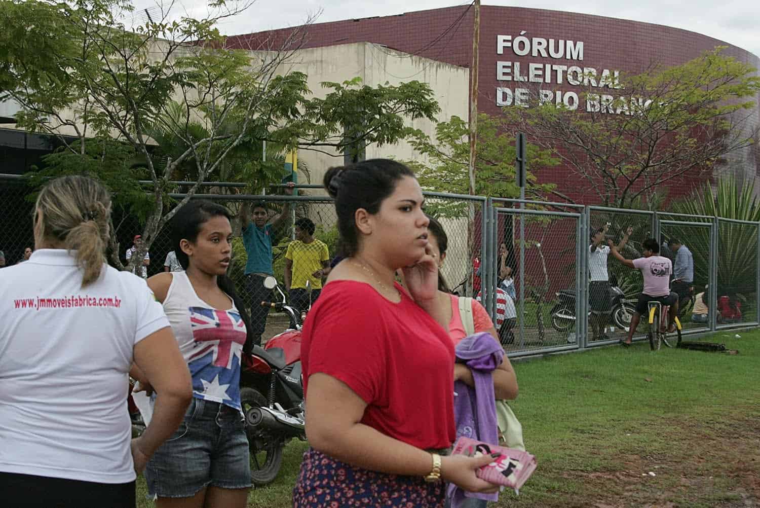 Último dia para regularização do título de eleitor é marcada por grande movimentação em Rio Branco 3 TRE - Eleitores - OL