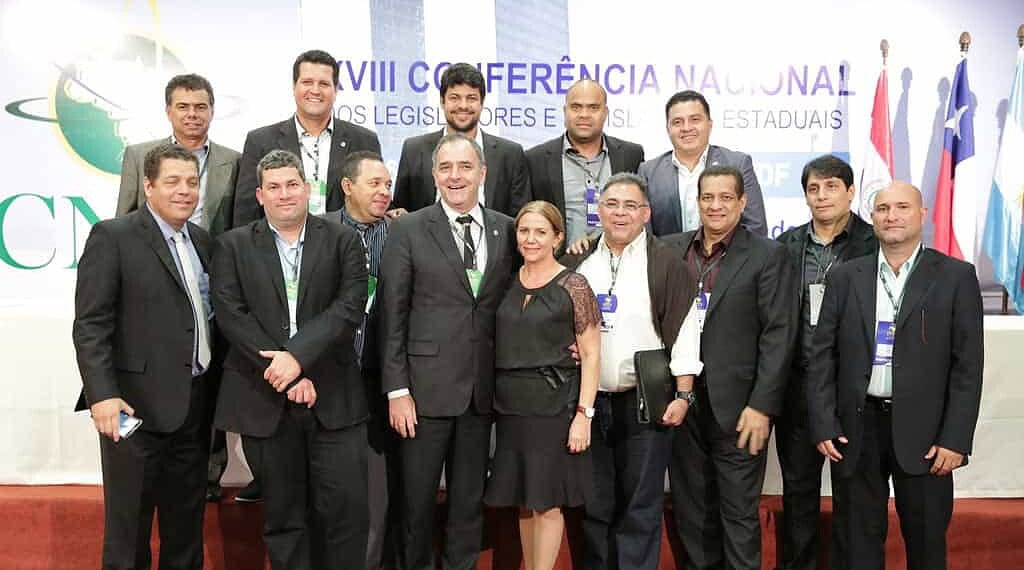 Deputado José Luís Tchê é eleito presidente da Unale pela segunda vez 1 Parlamentar acreano (centro) foi eleito por unanimidade