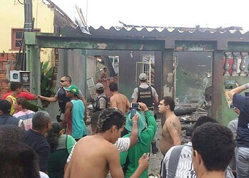 Explosão de cilindro de oxigênio mata um, destrói casas e assusta moradores