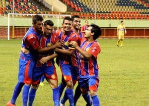 Plácido de Castro anuncia que vai poupar titulares no jogo desta quarta-feira