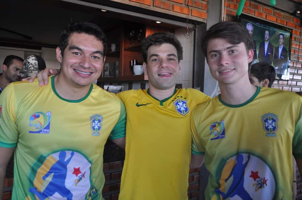 TORCIDA VERDE E AMARELA 12 12 -