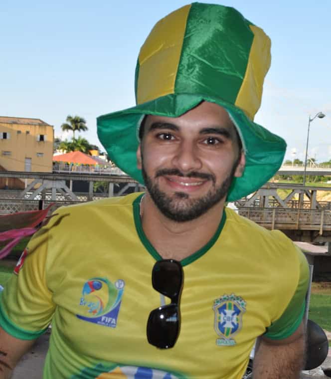 TORCIDA VERDE E AMARELA 6 6 -