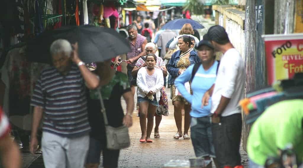 Cheia no Madeira corta o bom ritmo de alta nas vendas do varejo acreano 1 Comércio varejista local crescia até 16% ao mês e caiu para menos de 1% em abril