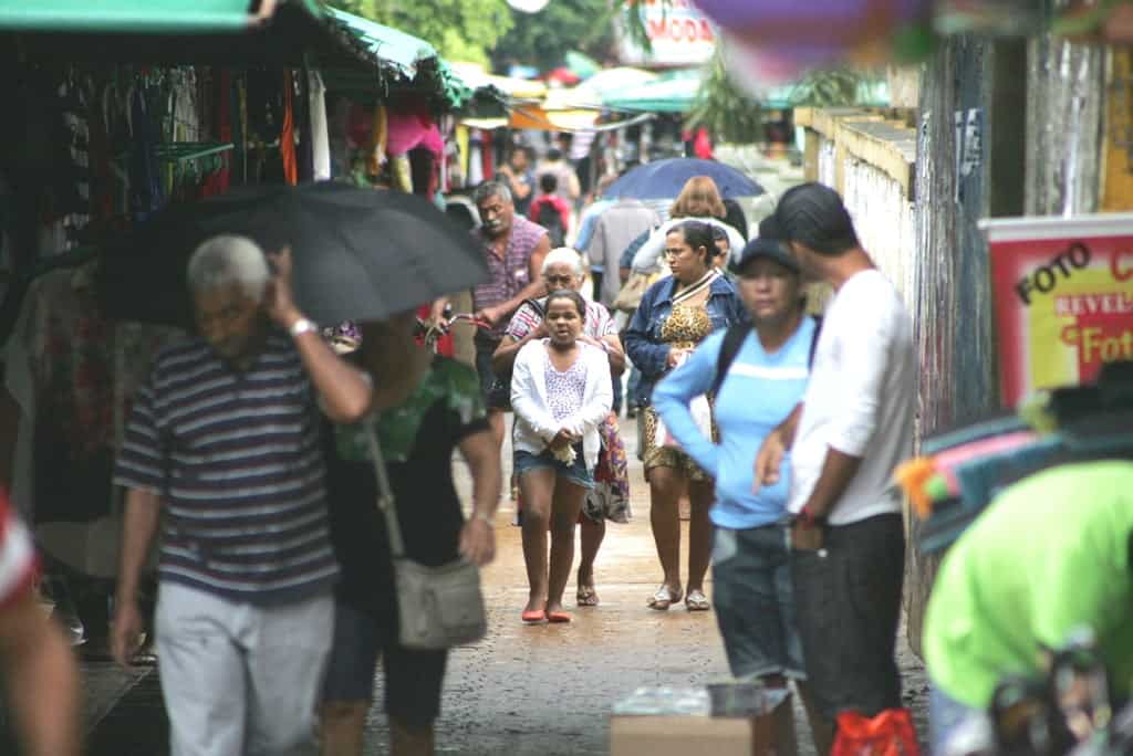 Cheia no Madeira corta o bom ritmo de alta nas vendas do varejo acreano 2 Comércio varejista local crescia até 16% ao mês e caiu para menos de 1% em abril