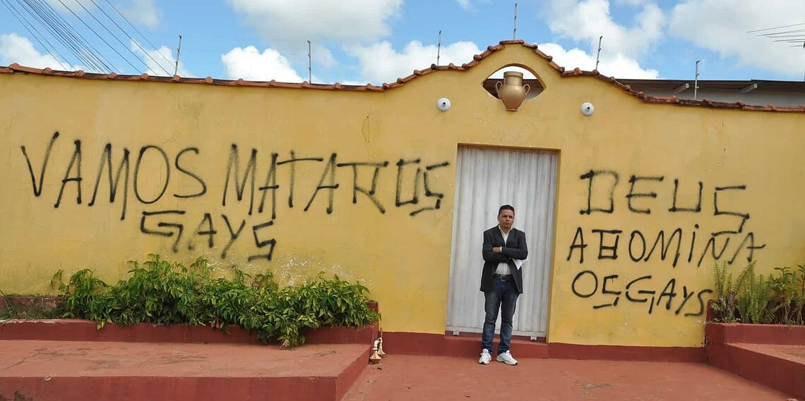 Pichação homofóbica assusta presidente da Ahac 1 Pichação homofóbica assusta presidente da Ahac