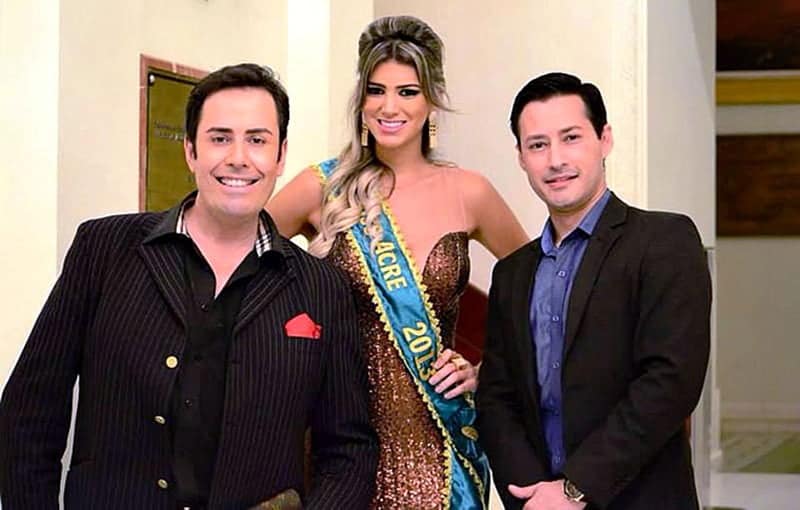 Coordenador do Miss Brasil Oficial, o missólogo Evandro Hazzy, a Miss Acre 2013 Rayssa Campelo, que passou a faixa para a nova representante da beleza acreana, e o médico Stanley Bittar.