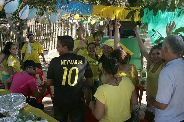 Barzinhos são uma opção para assistir aos jogos da Copa