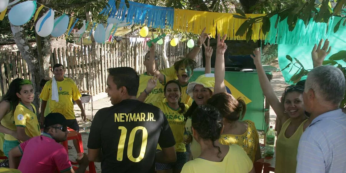 Barzinhos são uma opção para assistir aos jogos da Copa