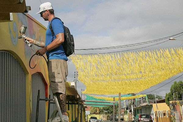 Rua aposta na grafitagem para se tornar a mais bela da Copa em Rio Branco