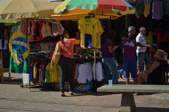 Comércio fecha às 10h no sábado, 28, devido o jogo do Brasil contra Chile 1 Comércio fecha às 10h no sábado, 28, devido o jogo do Brasil contra Chile