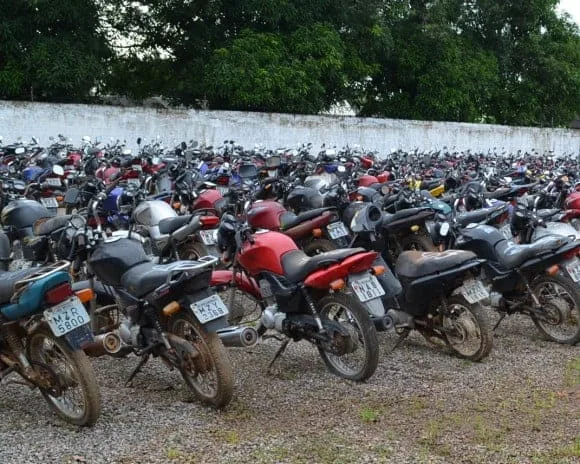 Detran realiza primeiro leilão de 2014 de veículos apreendidos